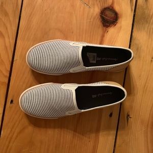 American Eagle Outfitters Shoes - American Eagle Slip Ons American Eagle Outfitters Shoes - American Eagle Slip Ons